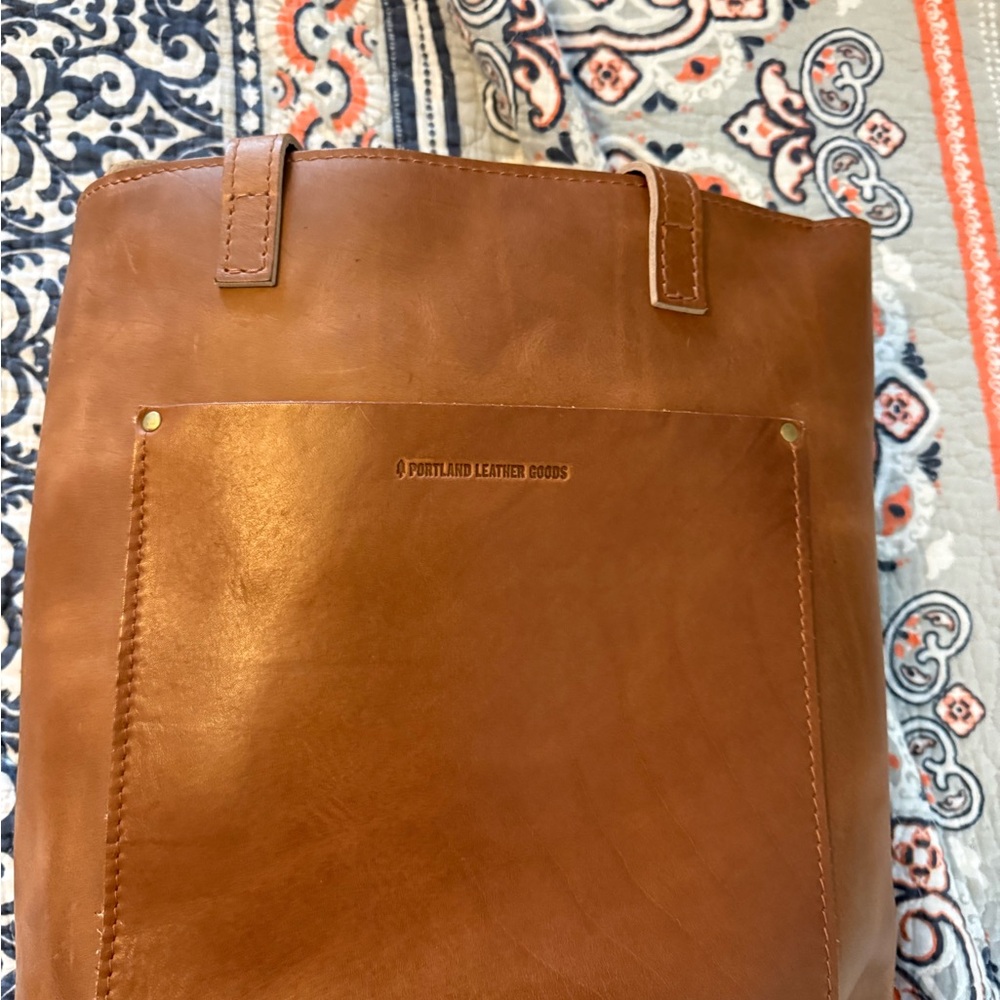 Portland Leather Full-size Crossbody in English Tan with zipper